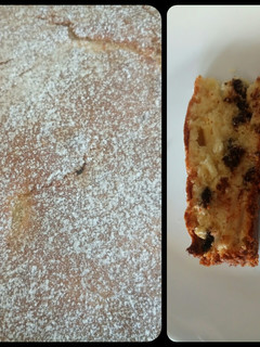 A picture of Pear and chocolate chip cake 🍐.