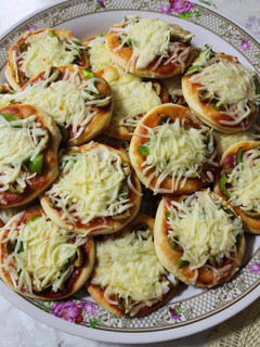 A picture of My homemade mini Pizza 🍕.