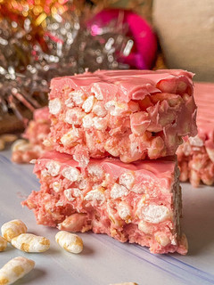 Una foto de Turrón Suchard ruby