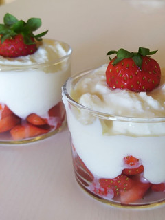 Foto principal de Vasitos de fresa con crema de queso
