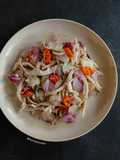 Ayam suwir sambal matah tanpa minyak (diet friendly)