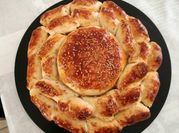 Une photo de apéro feuilleté camembert