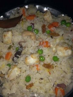 शाही पुलाव (Shahi pulav recipe in hindi) रेसिपी मुख्य फोटो