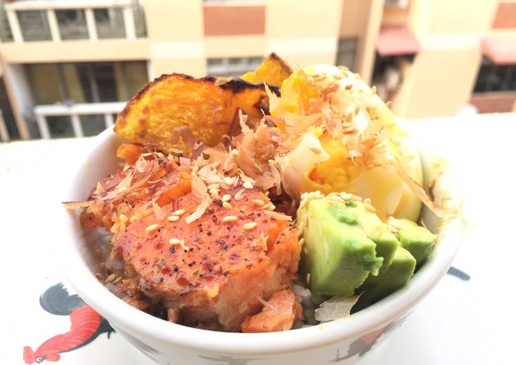 Easiest Way to Make Perfect Salmon With Pumpkin And Avocado Rice Bowl