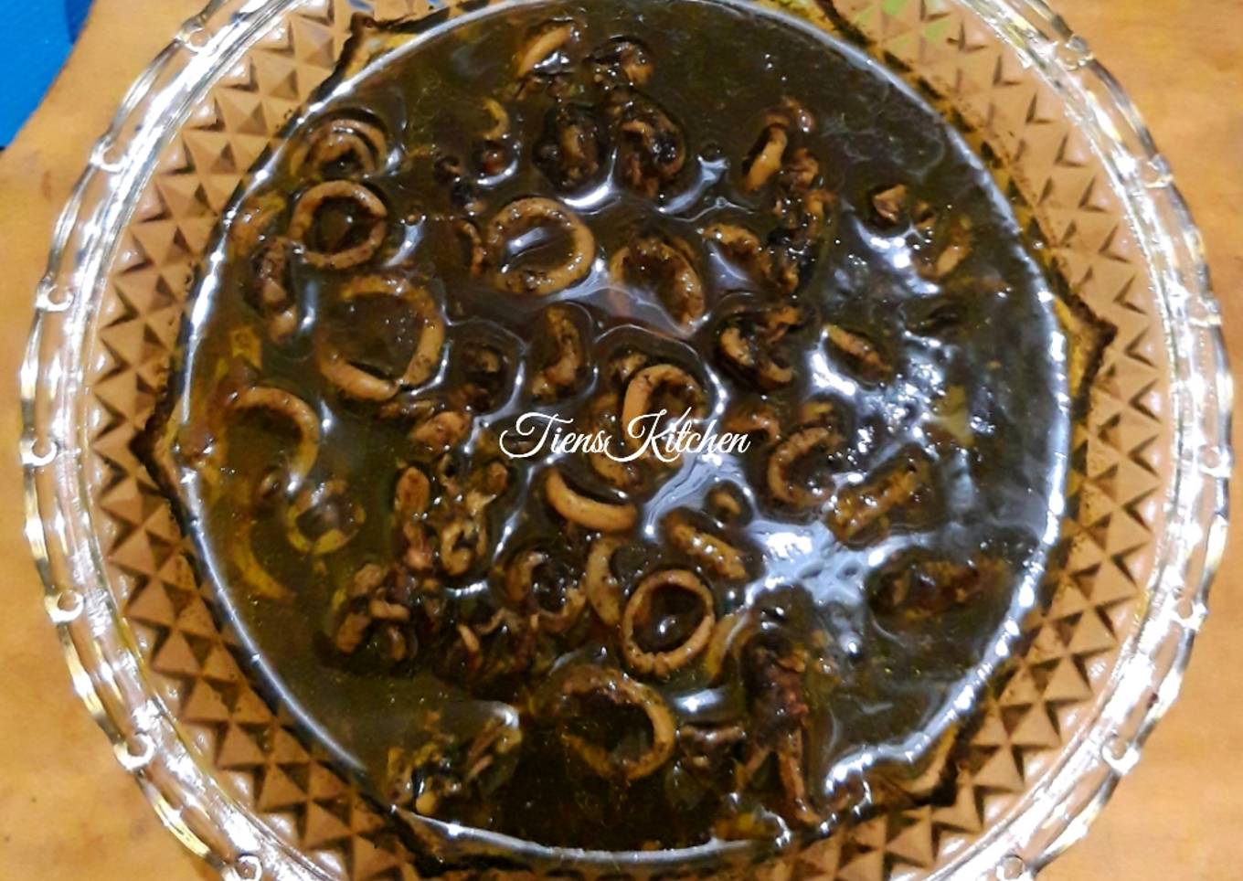 Warna cumi / saus hitam