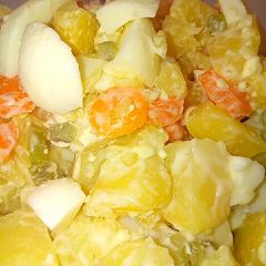 A picture of Potatoe salad.