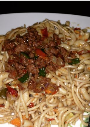A picture of Spagmac with stir fry Minced meat #lunchidea.
