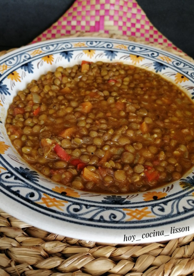 Una foto de Lentejas especiadas con verduras
