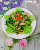 Cải thìa xào nấm đùi gà và thịt xay