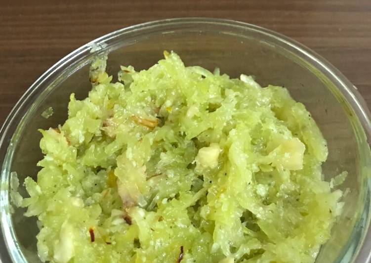 Lauki halwa recipe (bottle gourd halwa)