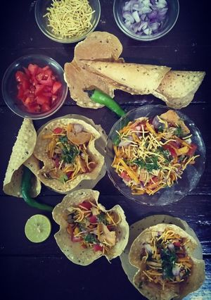 પાપડ કટોરી ચાટ(Papad Katori Chaat Recipe In Gujarati) રેસીપી મુખ્ય ફોટો