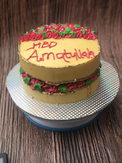 A picture of Buttercream frosting.