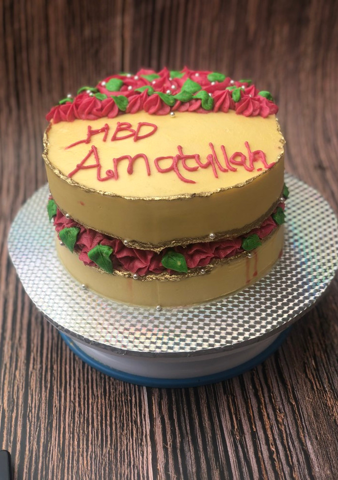 A picture of Buttercream frosting.