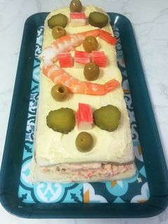 Una foto de Pastel Sándwich de Langostinos 🦐 y Palito de Cangrejo 🦀