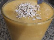 Una foto de batido de yogur natural 0