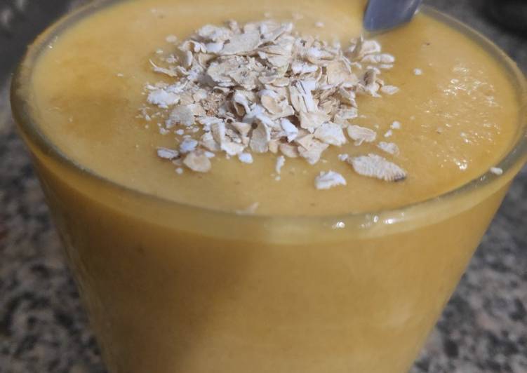 Batido de plátano, melocotón y yogur