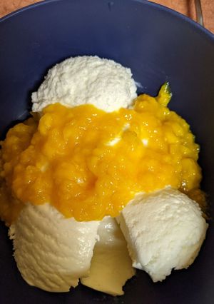 A picture of Mango Ice Cream Topper.