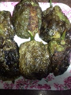 भरवां शिमला मिर्च (bharwa shimla mirch recipe in Hindi) रेसिपी मुख्य फोटो