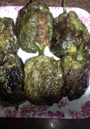 भरवां शिमला मिर्च (bharwa shimla mirch recipe in Hindi) रेसिपी मुख्य फोटो