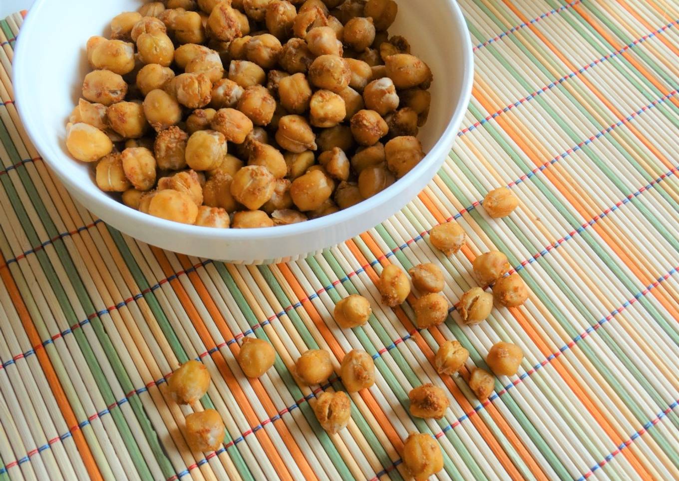 Snack saludable de garbanzos especiados al horno