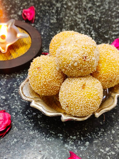 A picture of Kesar Coconut Dry Fruit Ladoo.
