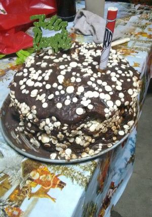 Una foto de Torta 3 pisos tres sabores. fácil