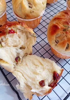 Foto resep Roti Manis Biji²an Tanpa Ulen