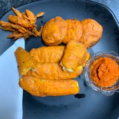 A picture of Bhajji or Pakora.
