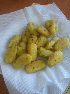 A picture of Potatoes nuggets.