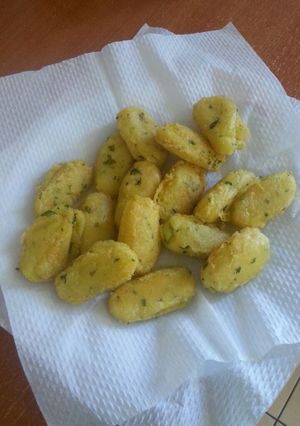 A picture of Potatoes nuggets.