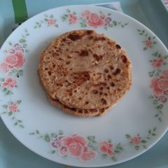 Puran poli A picture of Puran poli.