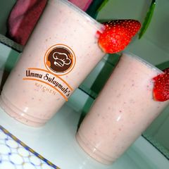 A picture of Strawberry Smoothy 🍓😋.