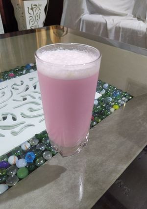 स्ट्रॉबेरी शेक (strawberry shake recipe in Hindi) रेसिपी मुख्य फोटो