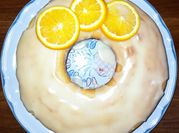 Una foto de glasé para pan dulce con leche