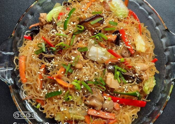 Kongnamul Japchae