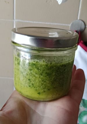 Una foto de Salsa verde para carnes y pescados