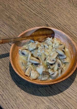 Una foto de Champiñones al ajillo 🍄