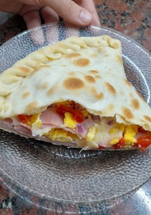 Una foto de Pascualina de Jamón y Queso 🥧 Rápida y Rica!