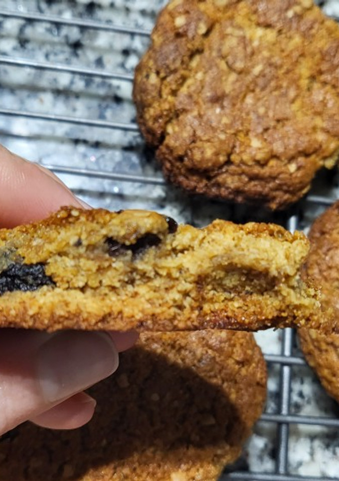 Una foto de Galletitas de avena y almendras con pasas de uva