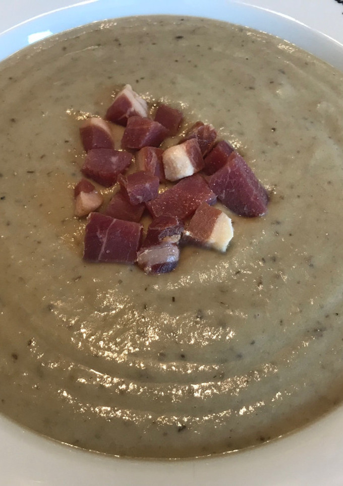 Una foto de Crema de alcachofas