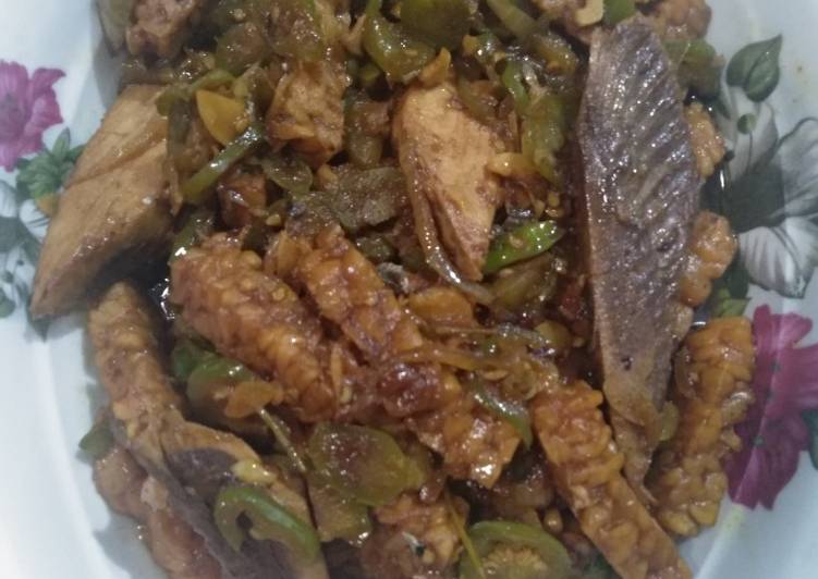 Oseng ikan cue tongkol tempe cabe gendot/ijo