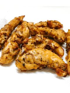รูปของ 🍗 ไก่ทอดกระเทียมพริกไทย​ดำ 🌰