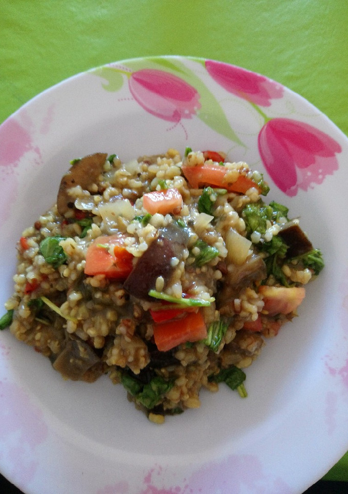 Una foto de Ensalada de berenjena y arroz