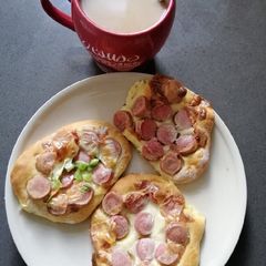 A picture of Chicken Sausage Bread.