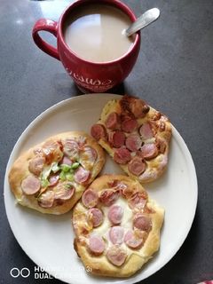 A picture of Chicken Sausage Bread.