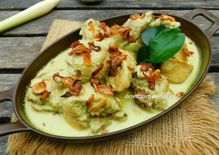 Masakan Populer Cara membuat Opor Ayam Kuning Spesial Lebaran Mantul Banget