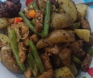 Resep Terbaik Oseng tempe kentang buncis ayam saus tiram Lezat Mantap