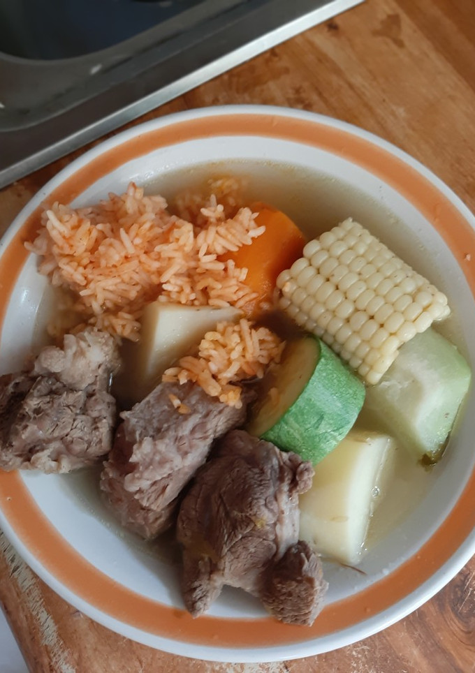 Una foto de Caldo de res (sencillo)