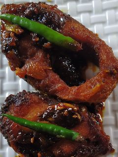 খাট্টা মিঠা আচারি মাছ (khatta mitha achari maach recipe in Benga রেসিপির প্রধান ছবি
