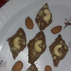 A picture of Biscuit_chocolate_barfi.